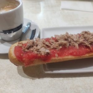 Tostado con tomate