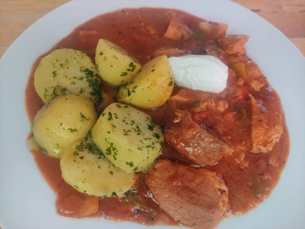 Ungarisches Paprikageschnetzeltes