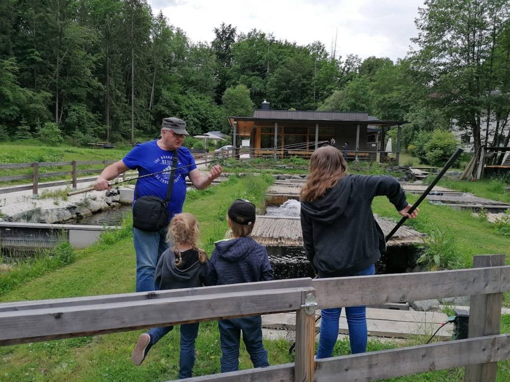 Angeln mit den Enkeln