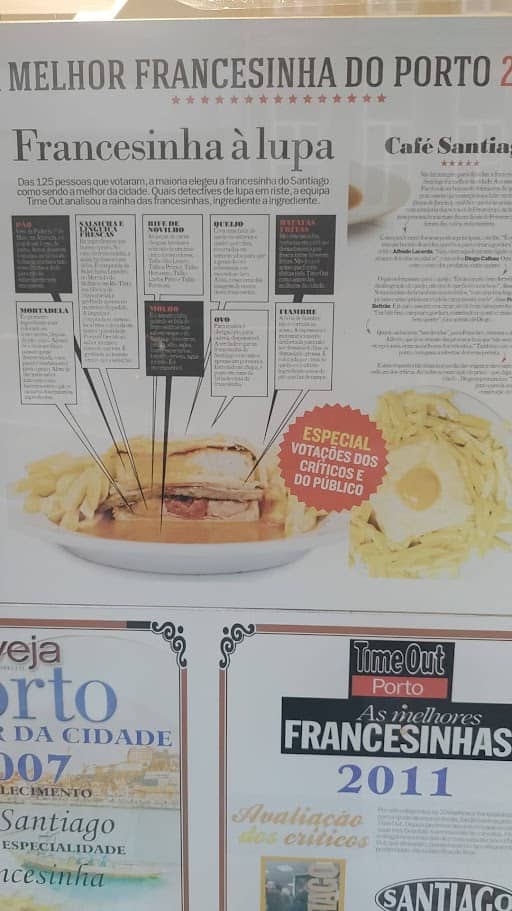 Francesinha aus Porto – portugiesisches Sandwich mit Steak, Wurst und Käse