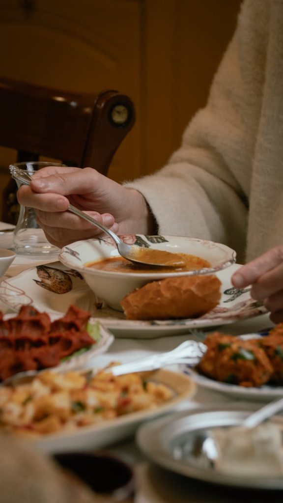 Linseneintopf mit Selchwurst und Semmelknödel nach Kärntner Art