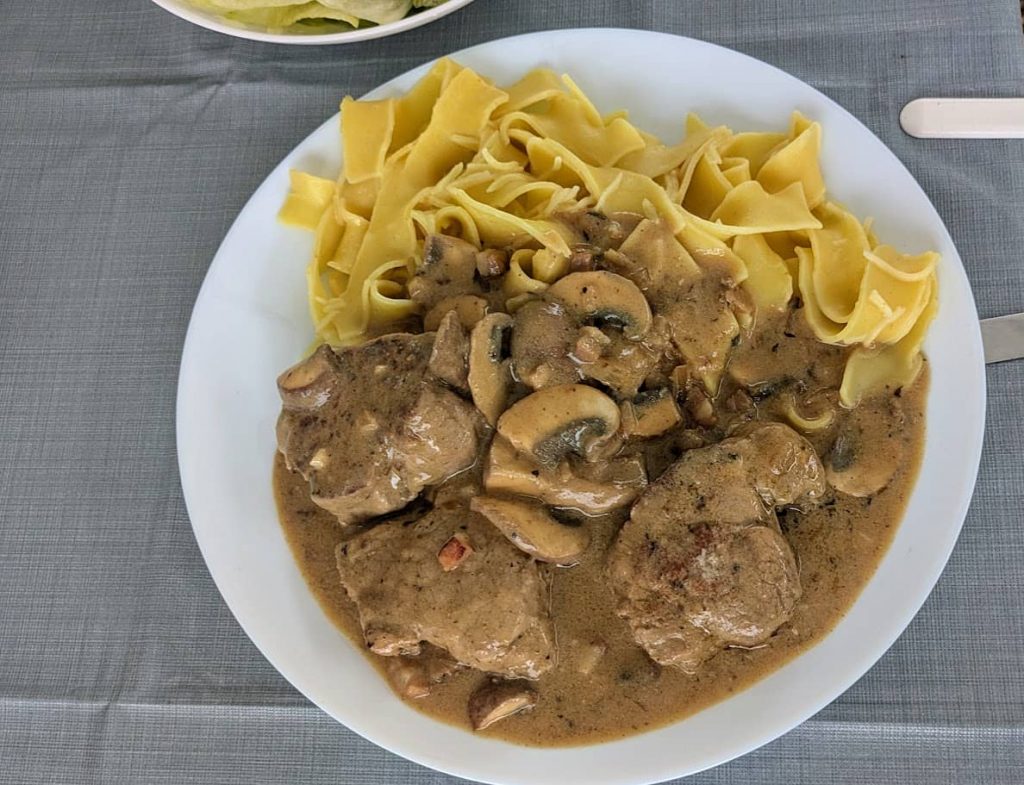 Geschnetzeltes mit Champignonrahmsauce