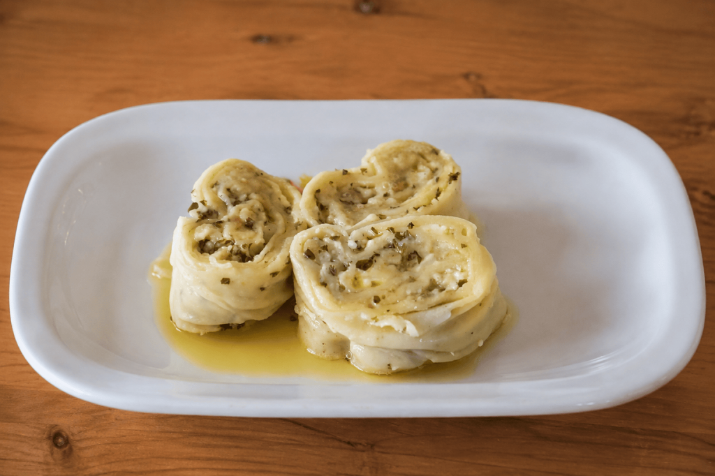 Faule-Weiber-Nudeln mit Topfenfülle und zerlassener Butter nach einem Rezept aus dem Lavanttal