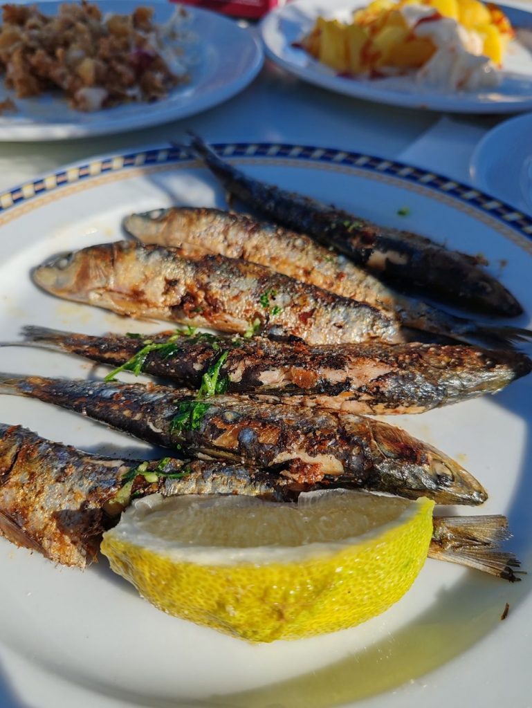 smoked fish with lemon