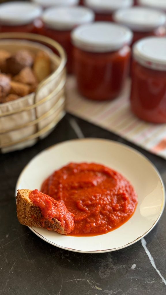 homemade tomato sauce with bread slice