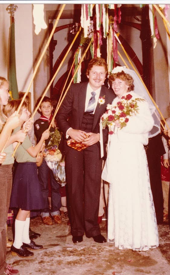 Sibylle und Peter an ihrem Hochzeitstag – 47 Jahre später feiern sie Kaschmirhochzeit
