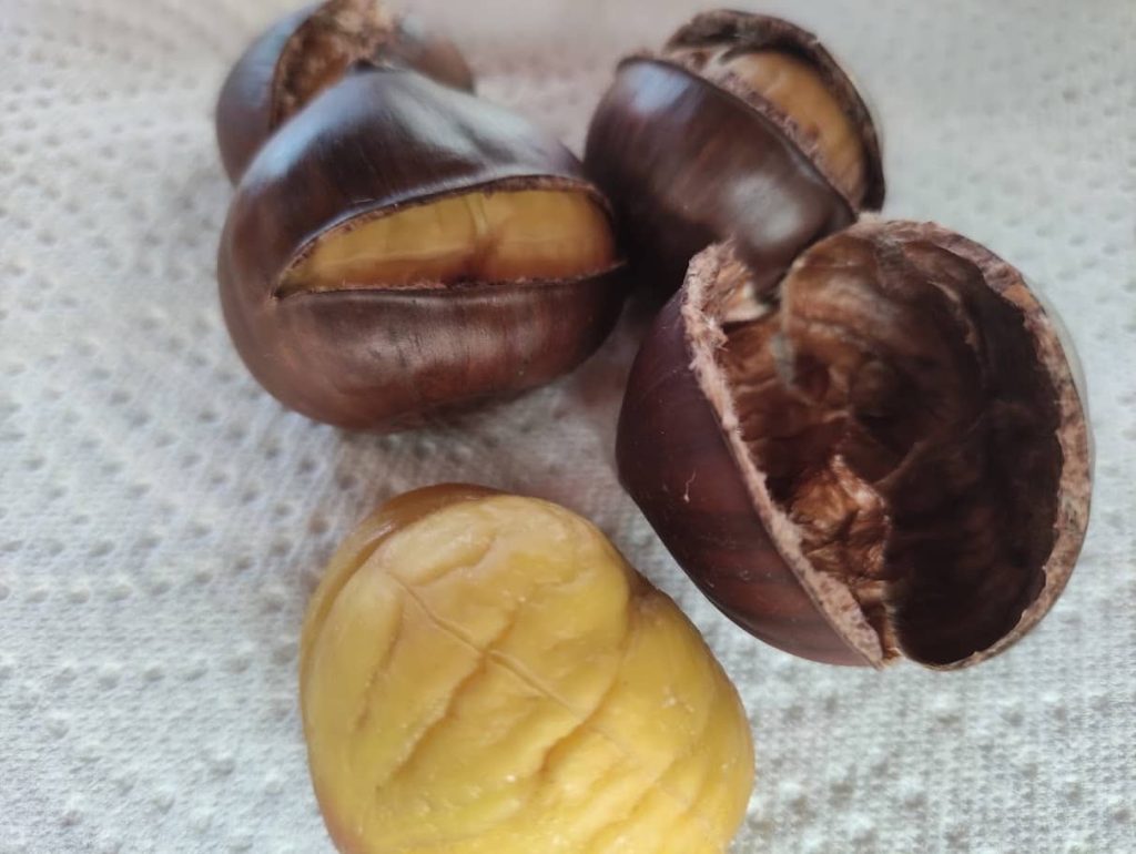 Frisch geröstete Maroni aus der Heißluftfritteuse