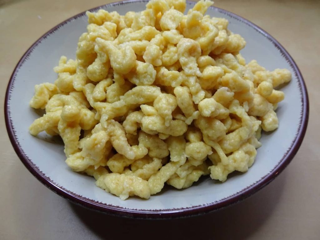 Spätzle in Butter geschwenkt